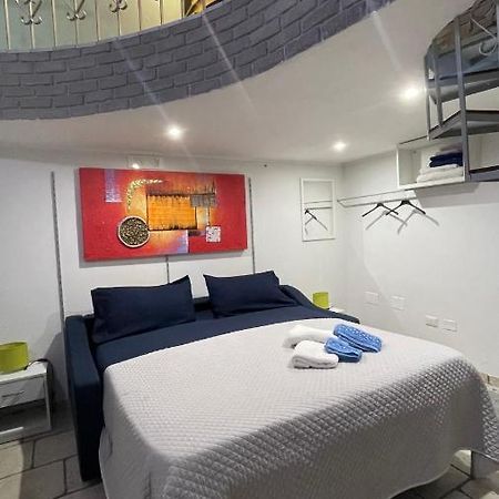 Loft 24 Bed & Breakfast Brindisi Bagian luar foto